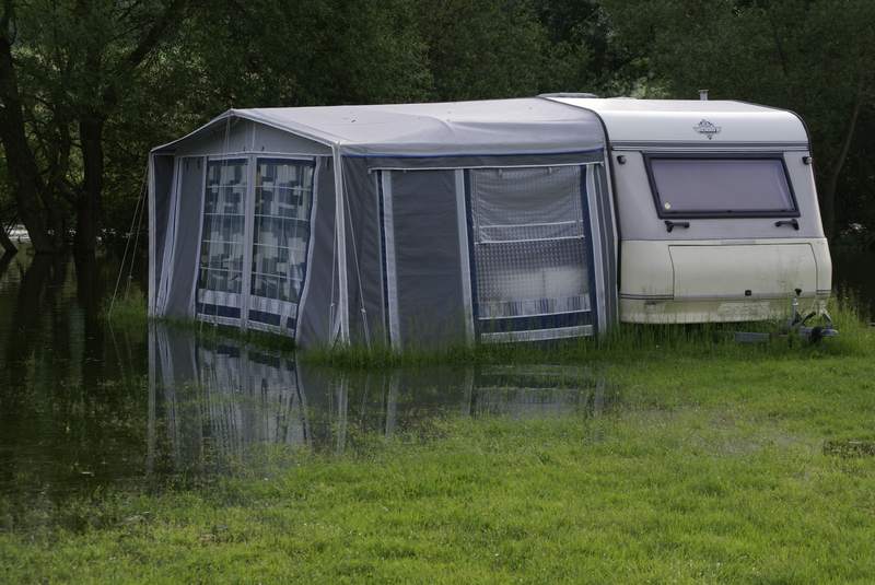 Hochwasser 2008 beim Campingplatz Bild Nr.009